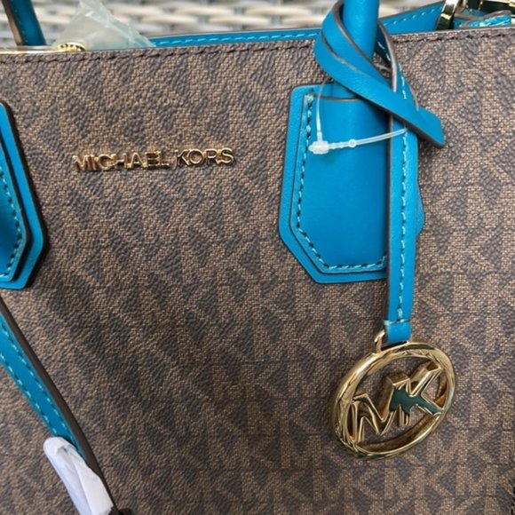 Michael Kors Mercer Medium Messenger Bag - Picture 8 of 16